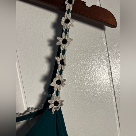 Vintage Daisy Romper - Picture 4 of 8